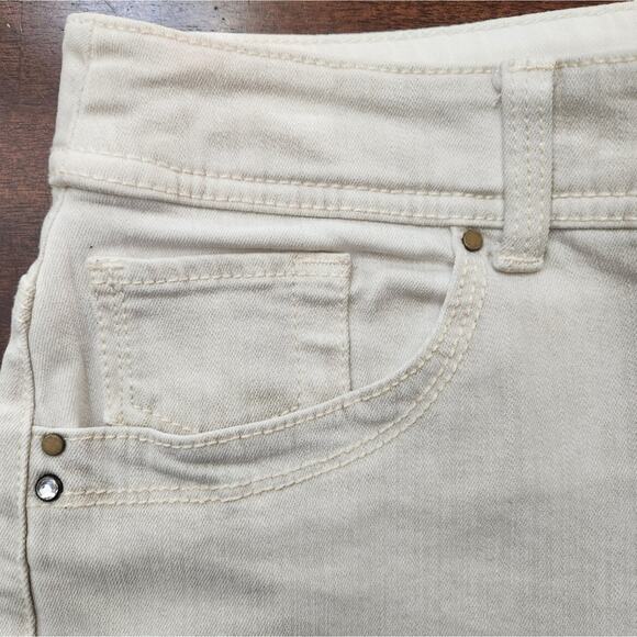 Chico's Women's So Slimming Girlfriend Jeans Cream Size 6 - Picture 4 of 12